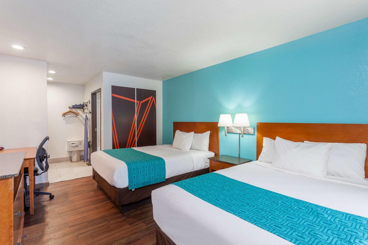 Howard Johnson By Wyndham National City/San Diego South Buitenkant foto