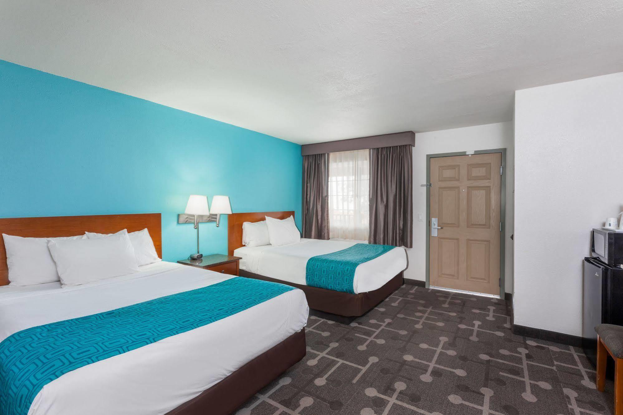 Howard Johnson By Wyndham National City/San Diego South Buitenkant foto